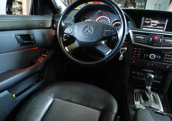 Mercedes-Benz Klasa E cena 62000 przebieg: 223000, rok produkcji 2009 z Torzym małe 529